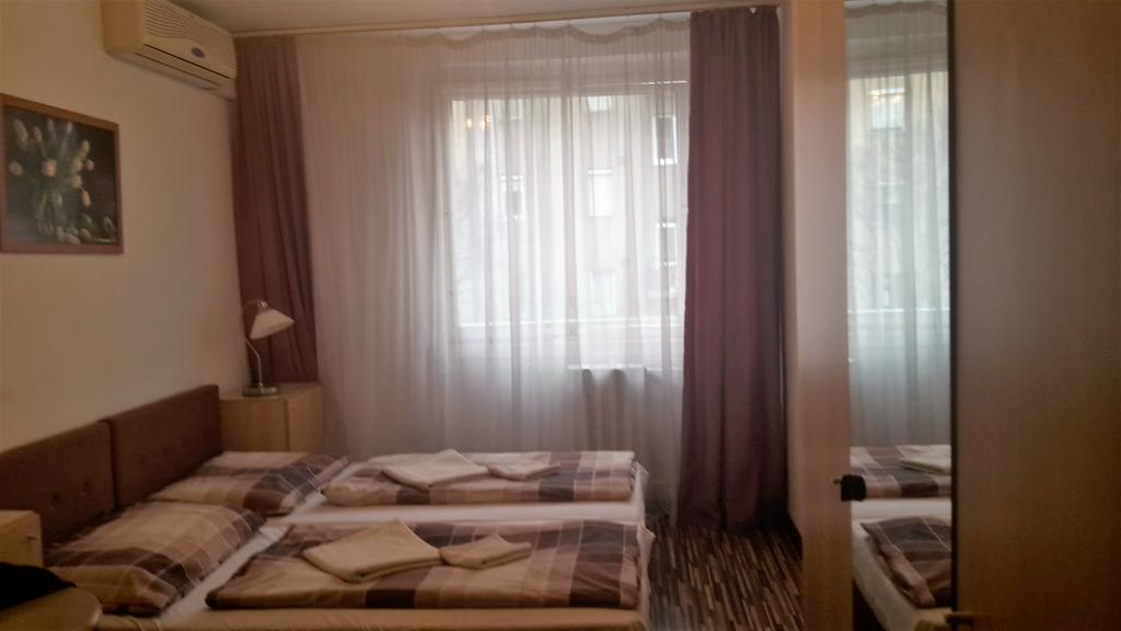 Judit Apartmanok ブダペスト エクステリア 写真